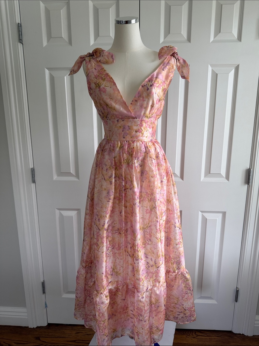 Lulus Pink Floral Organza Tie-Strap Tiered V-Neck Wedding Guest Dress Size XS